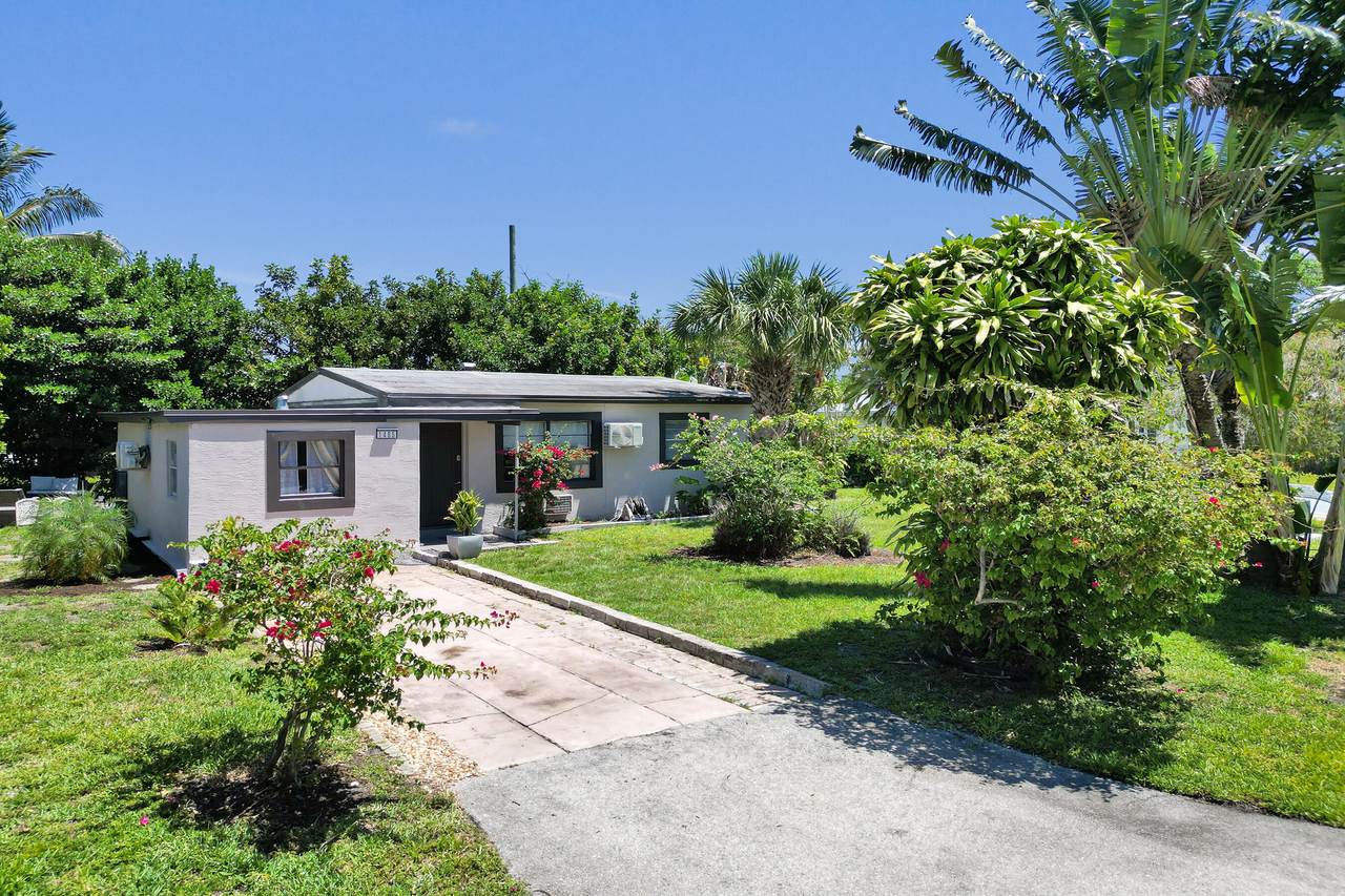 1465 27th Street - Photo 1