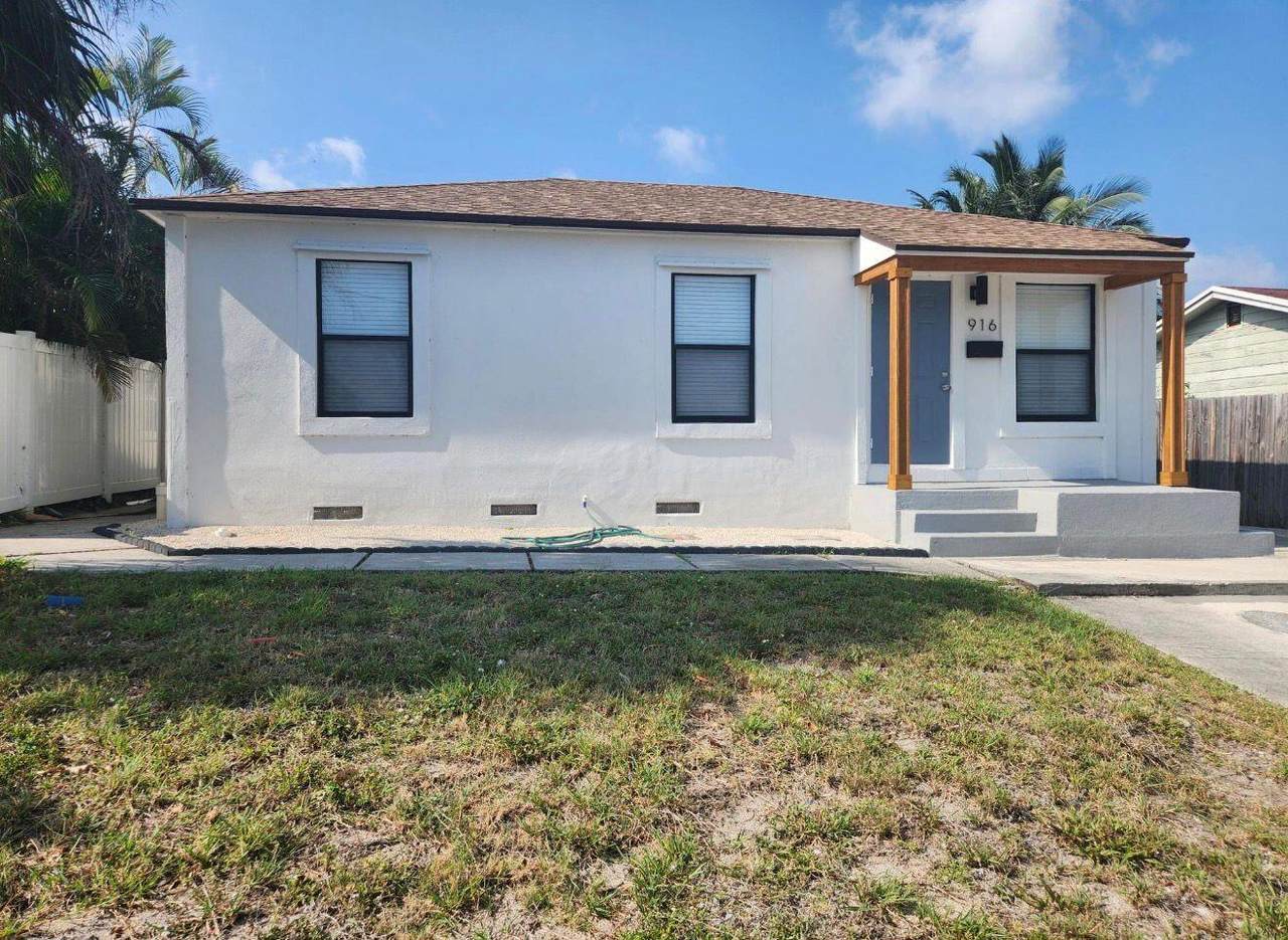 916 Francis Street - Photo 1