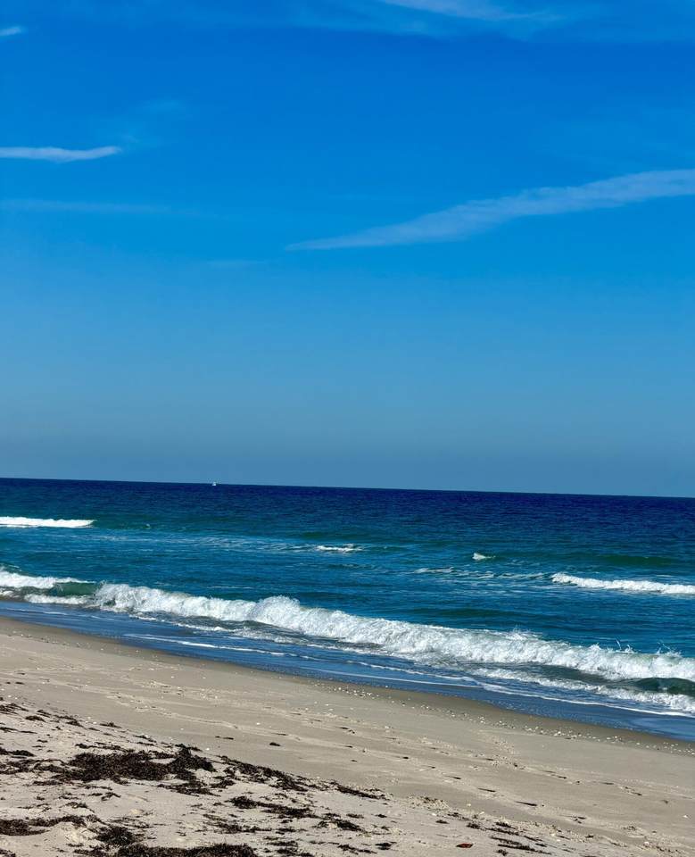 https://bt-photos.global.ssl.fastly.net/beaches/1280_boomver_1_B26026215-2.jpg