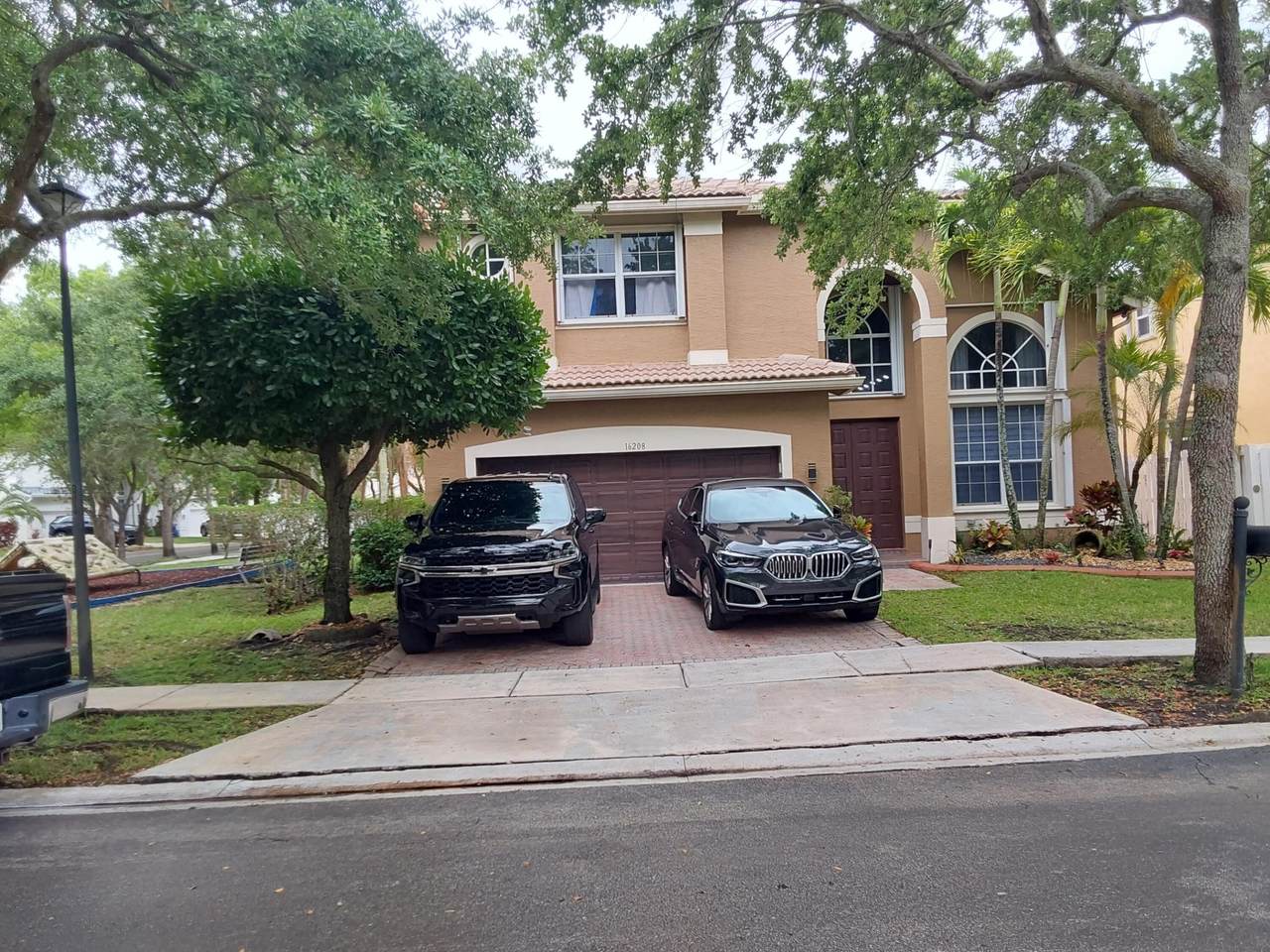 16208 20th Street - Photo 1