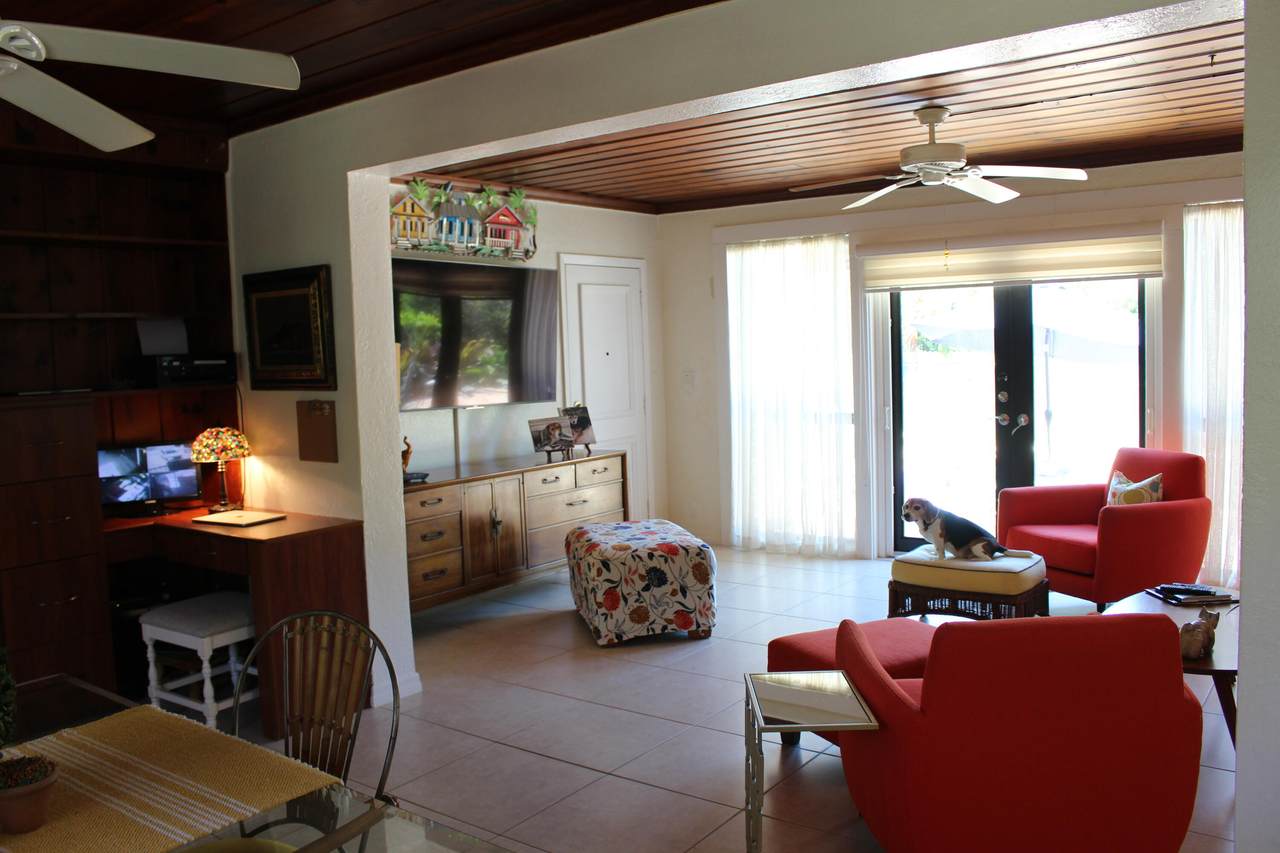 https://bt-photos.global.ssl.fastly.net/beaches/1280_boomver_1_B26026286-2.jpg