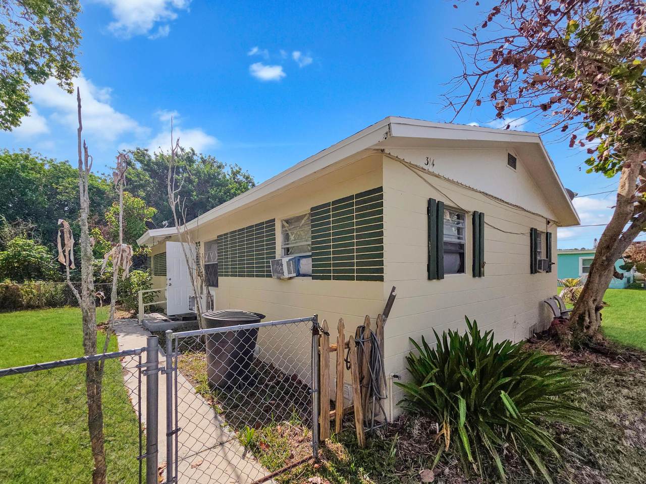 314 Dickson Drive - Photo 1
