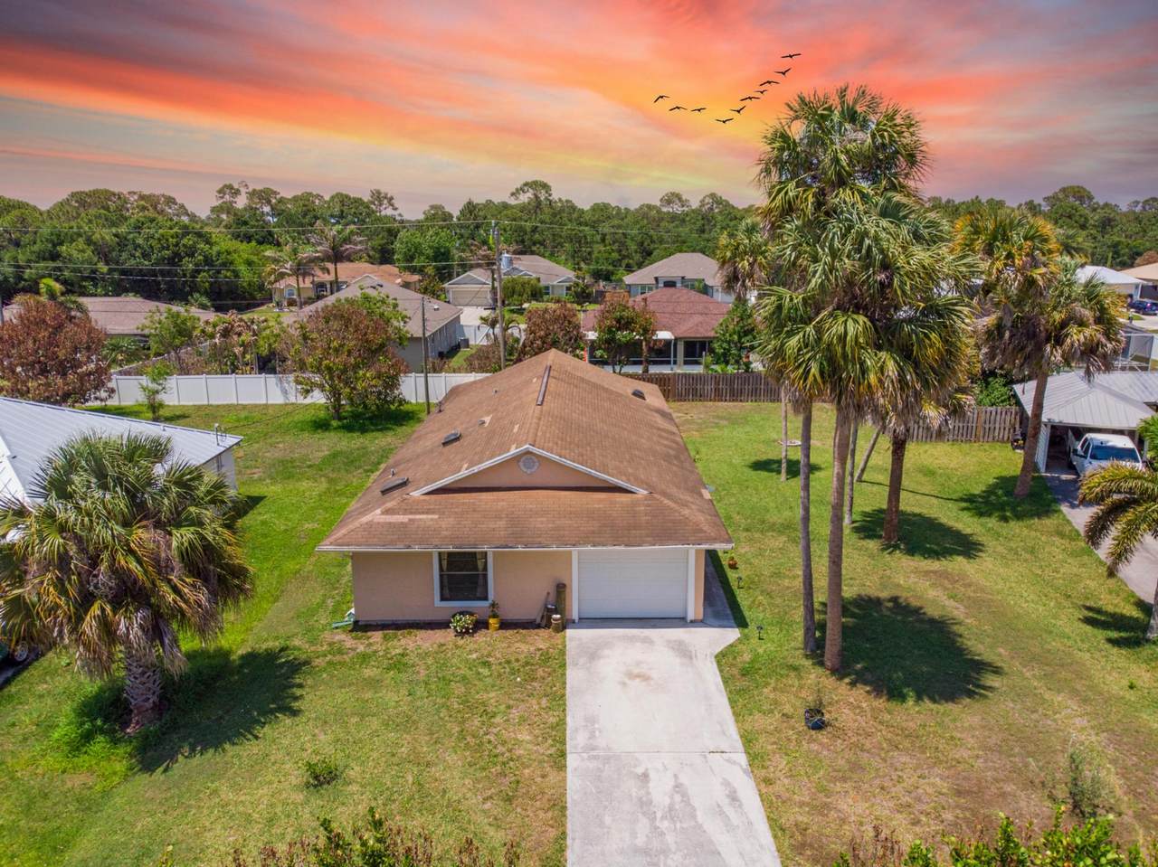 1573 Dycus Avenue - Photo 1