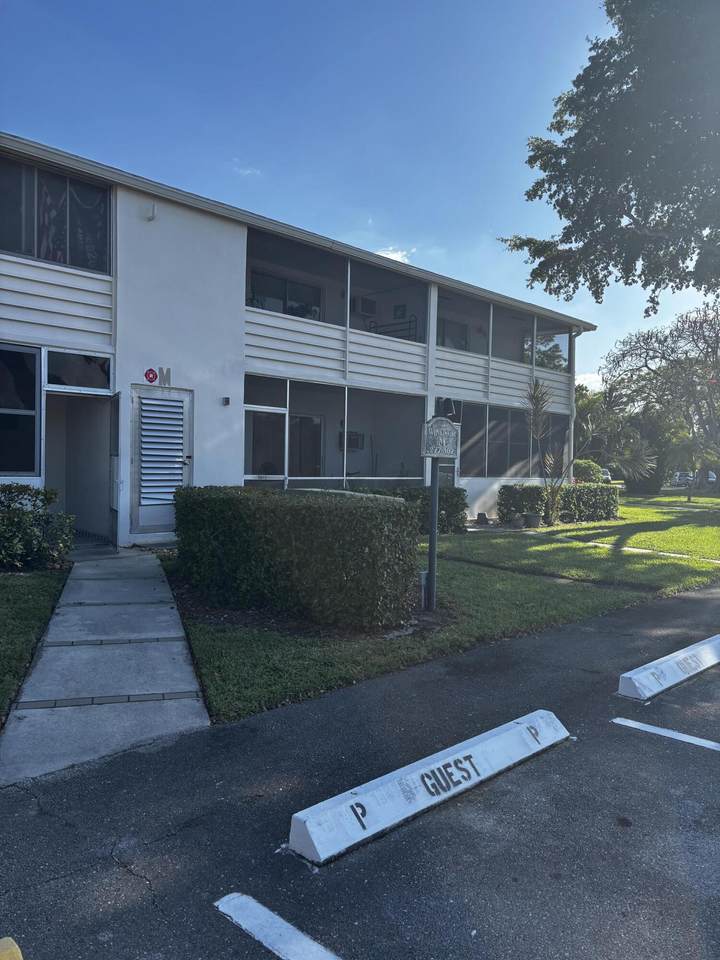 284 Windsor M - Photo 1