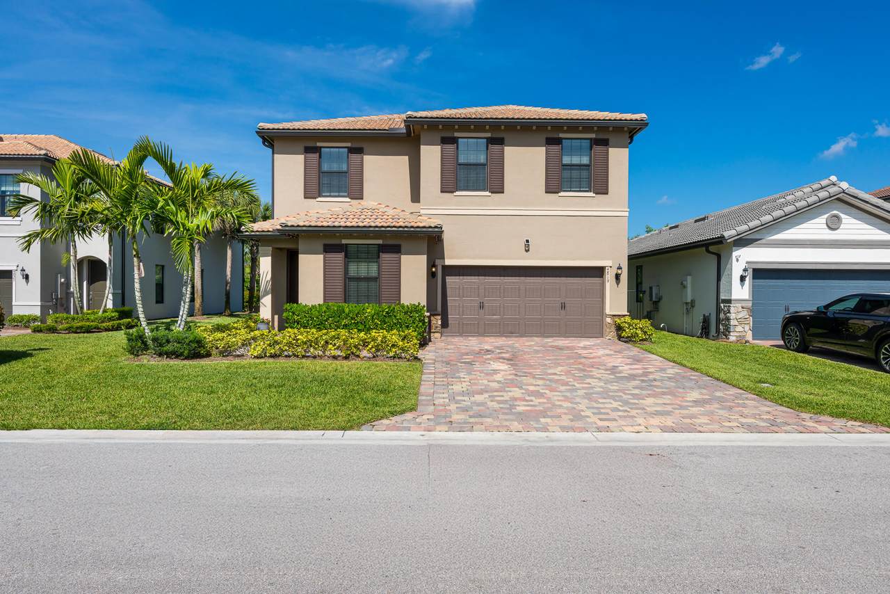 4819 Chantilly Road - Photo 1