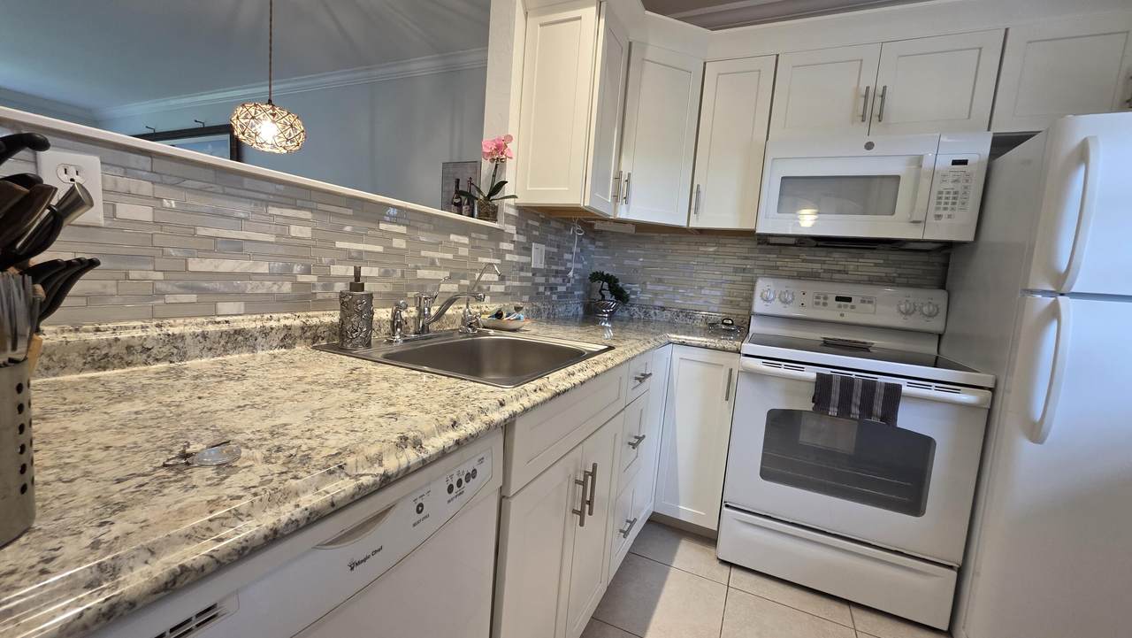 5161 Oakland Park Boulevard - Photo 1