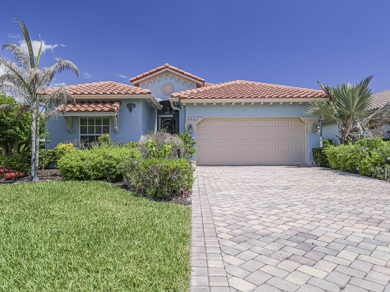 5561 57th Way - Photo 1