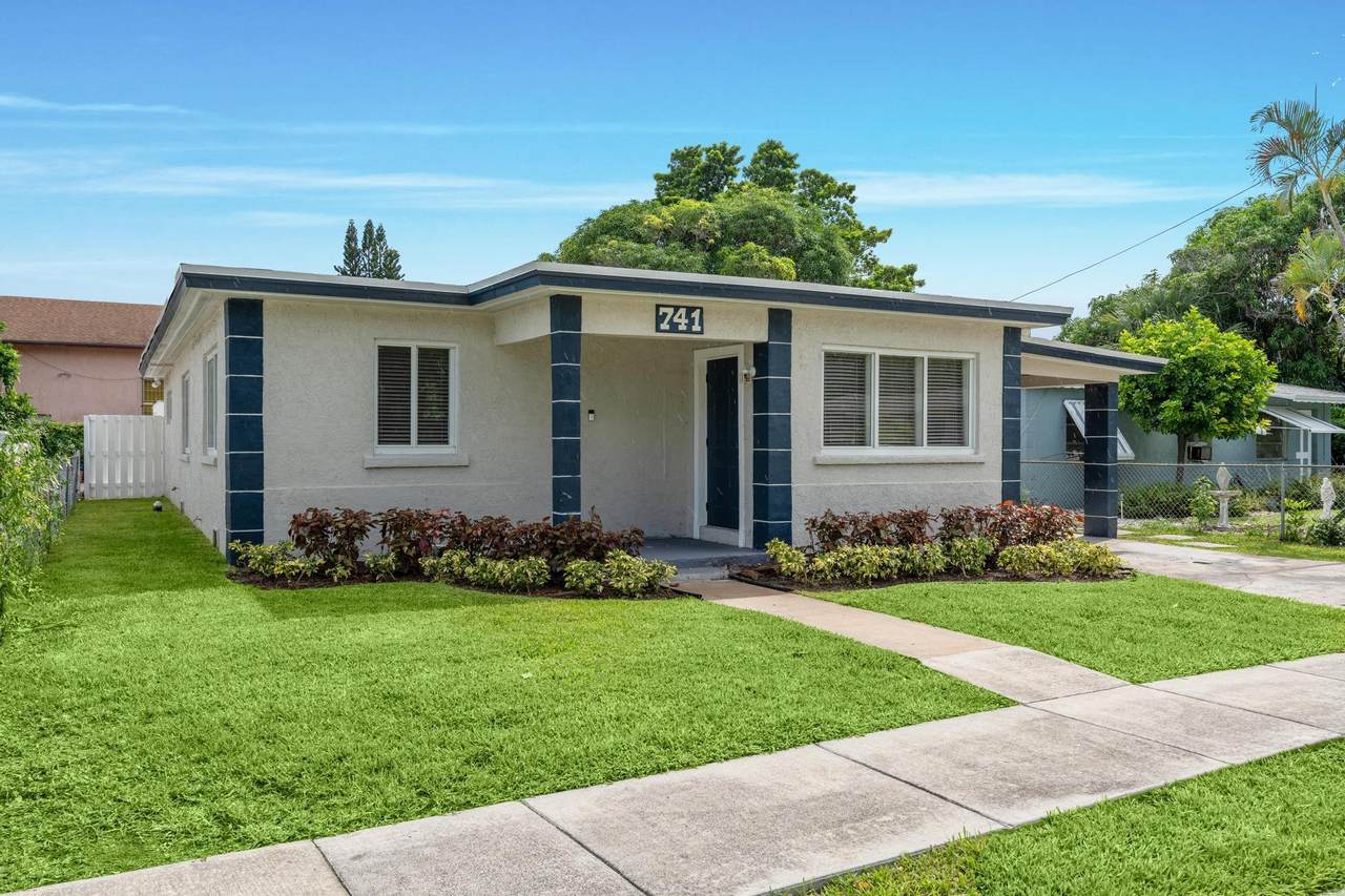 741 10th Street - Photo 1