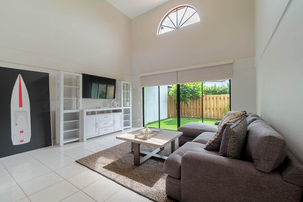 13547 Fountain View Boulevard - Photo 1