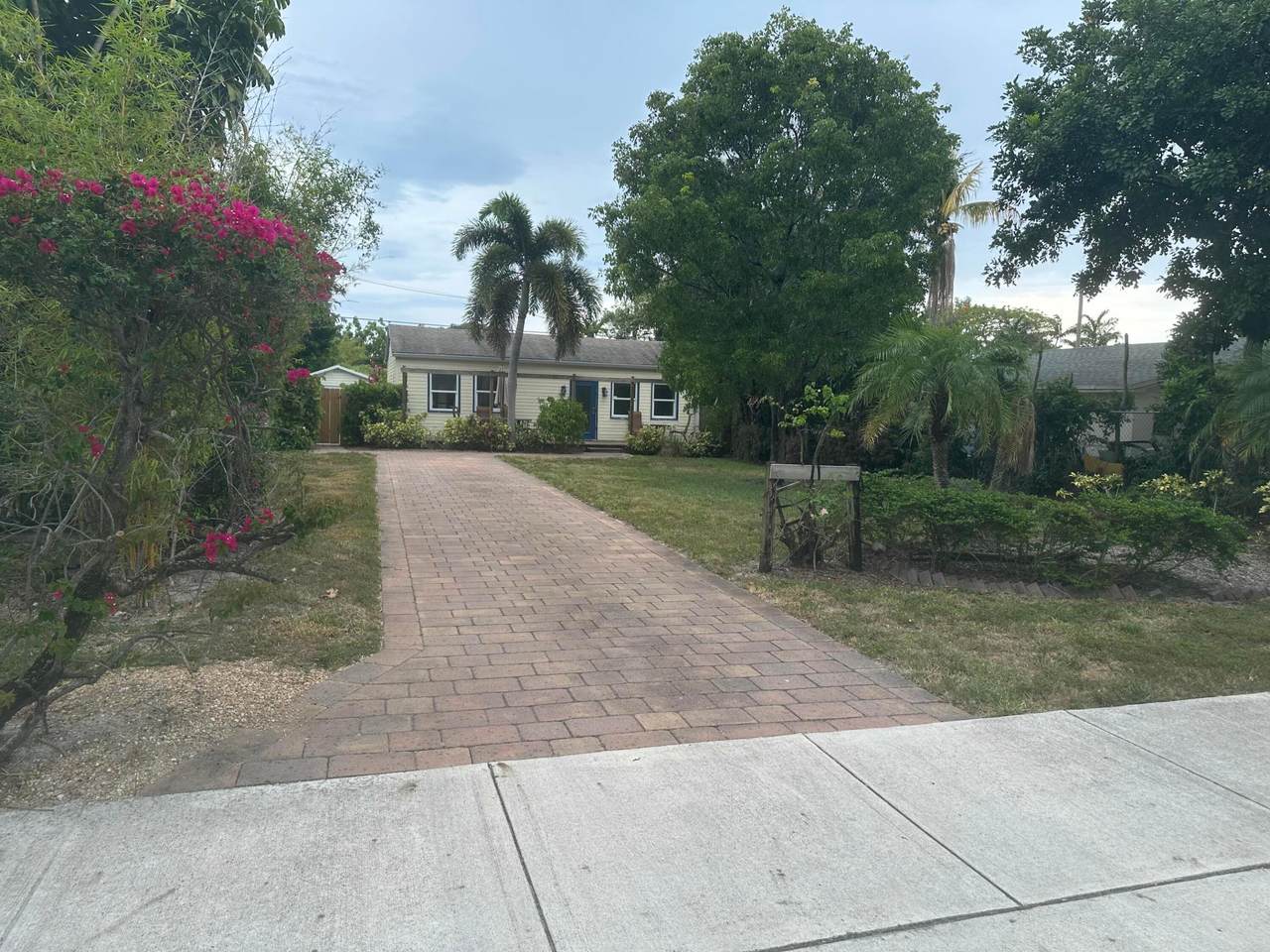 729 2nd Avenue - Photo 1