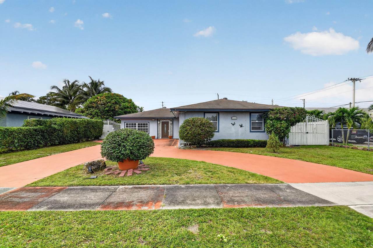 4033 Kent Avenue - Photo 1