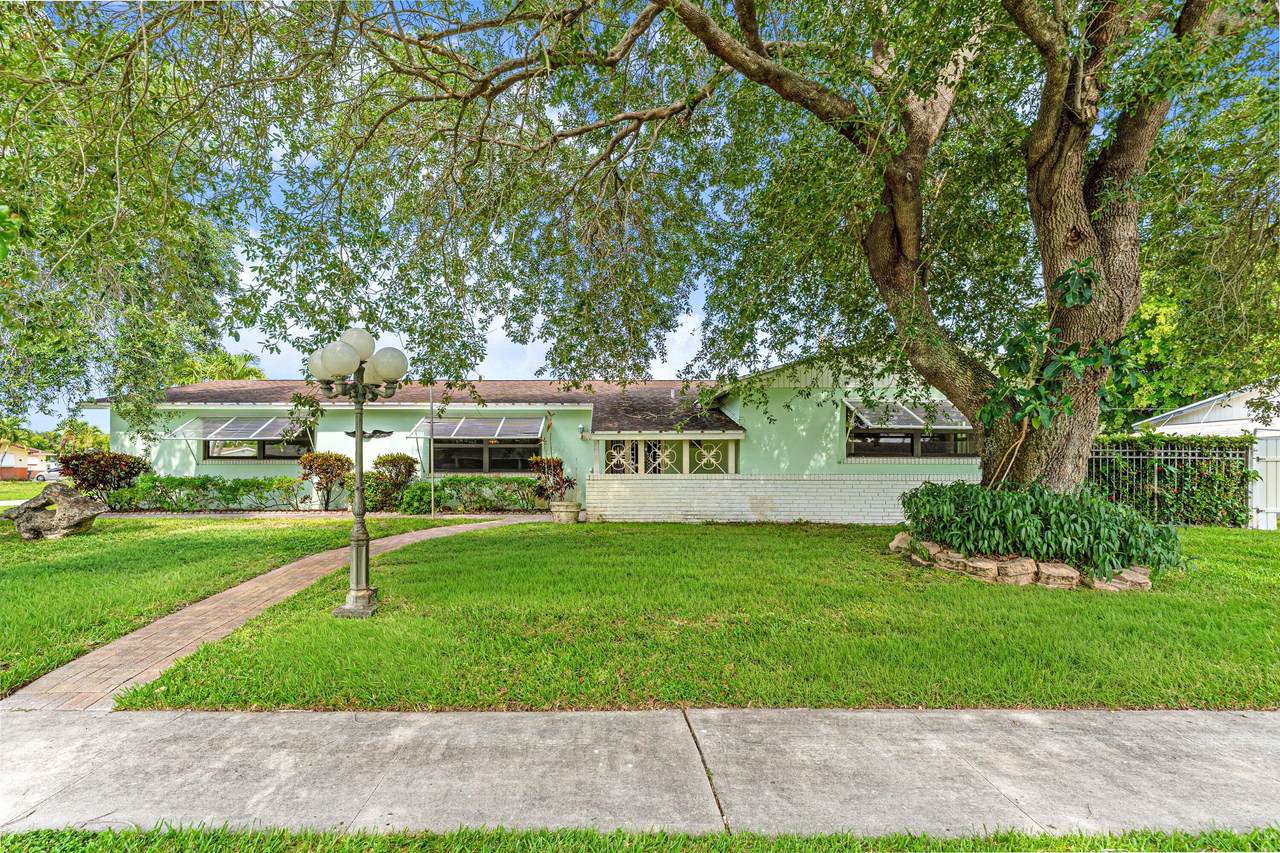 2118 Palma Circle - Photo 1