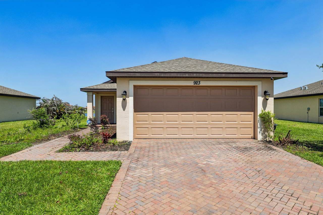 923 Bent Creek Drive - Photo 1