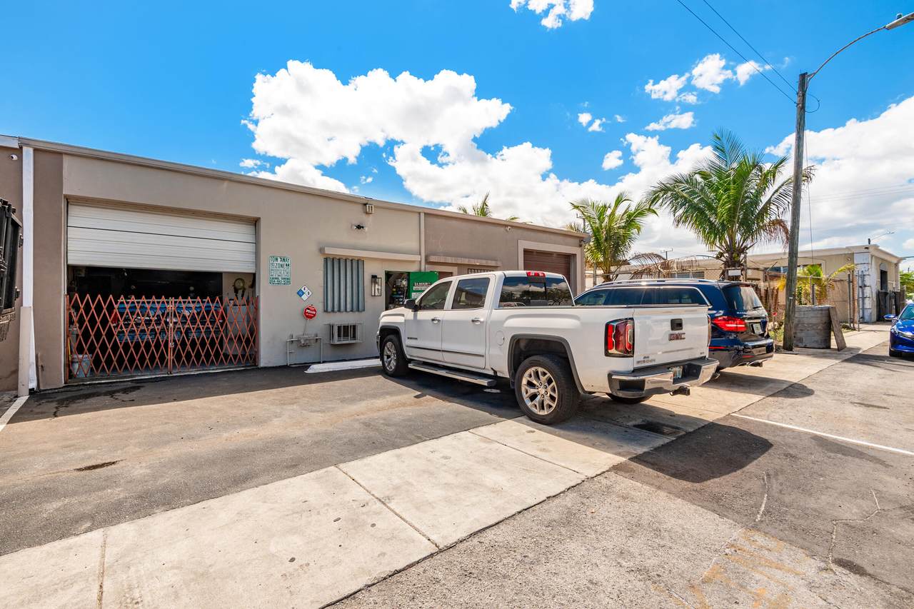 620 42nd Street - Photo 1