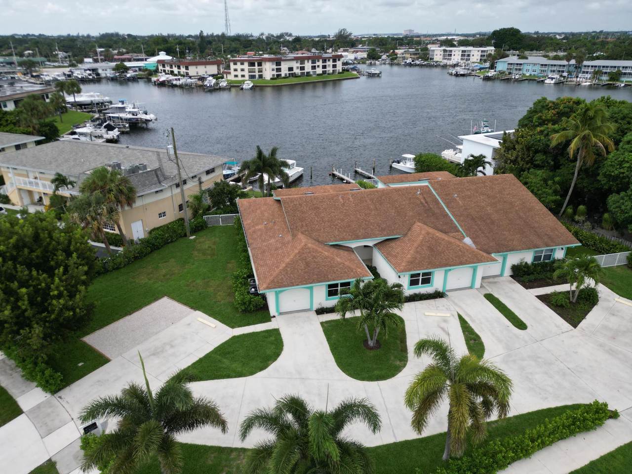https://bt-photos.global.ssl.fastly.net/beaches/1280_boomver_1_B26029464-2.jpg