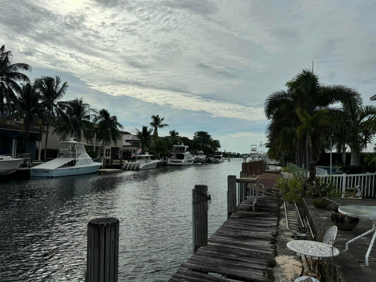 https://bt-photos.global.ssl.fastly.net/beaches/1280_boomver_1_B26029767-2.jpg