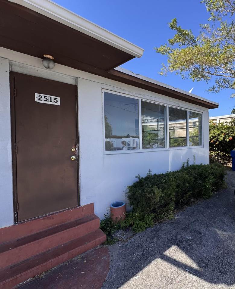 2515 Avenue - Photo 1