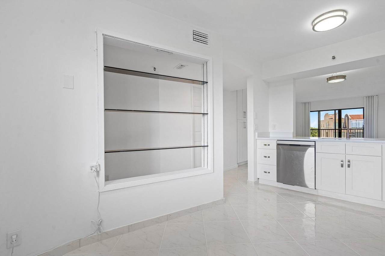 https://bt-photos.global.ssl.fastly.net/beaches/1280_boomver_1_B26030009-2.jpg