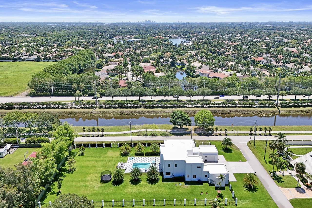 https://bt-photos.global.ssl.fastly.net/beaches/1280_boomver_1_B26030259-2.jpg