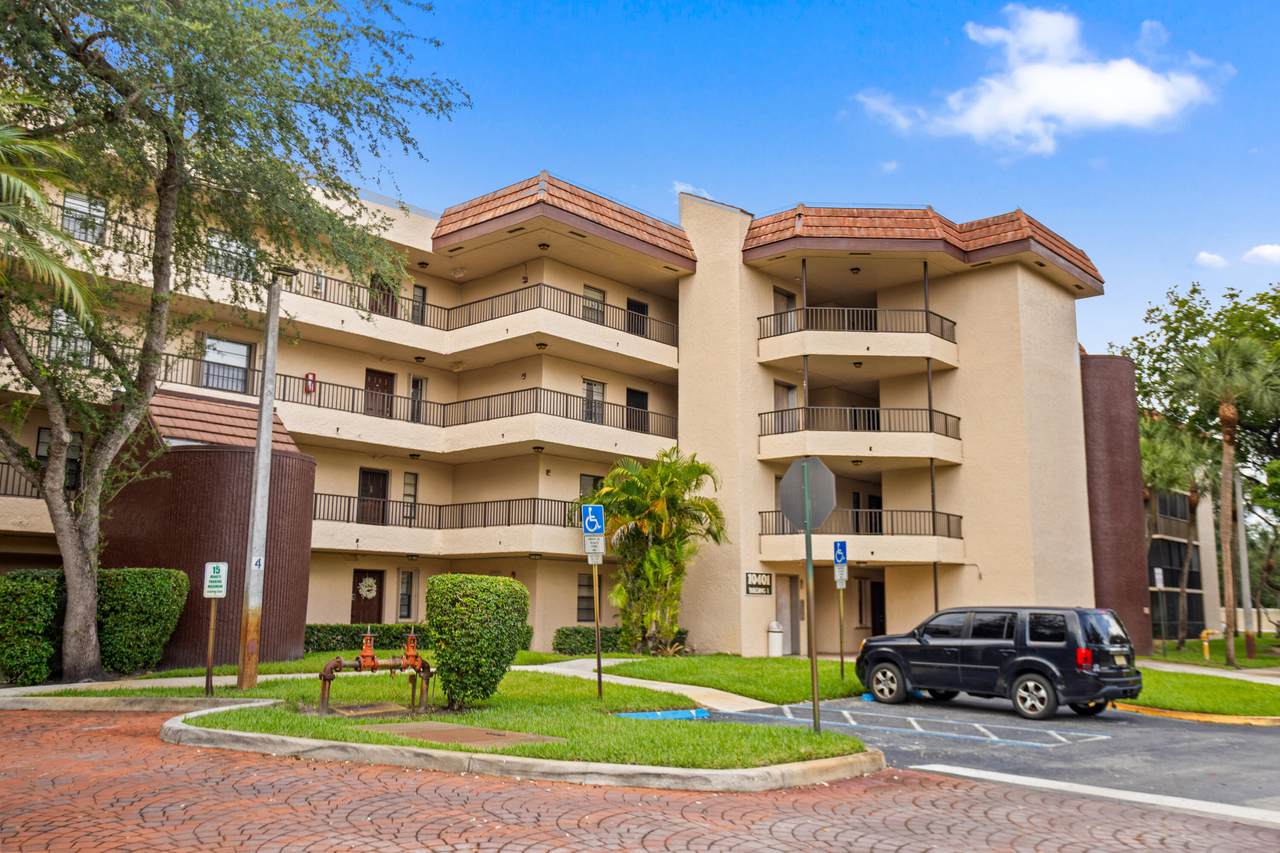 10401 Broward Boulevard - Photo 1
