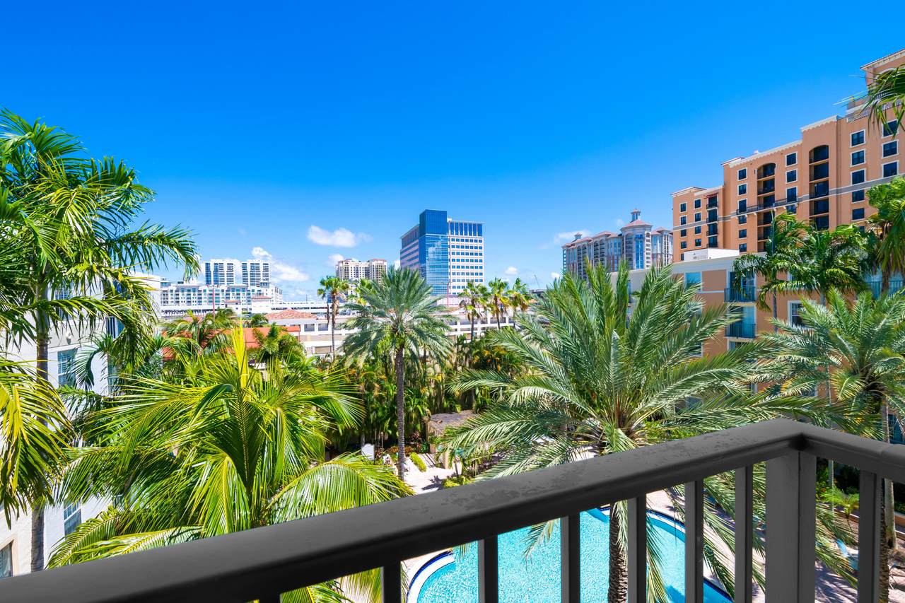 720 Sapodilla Avenue - Photo 1