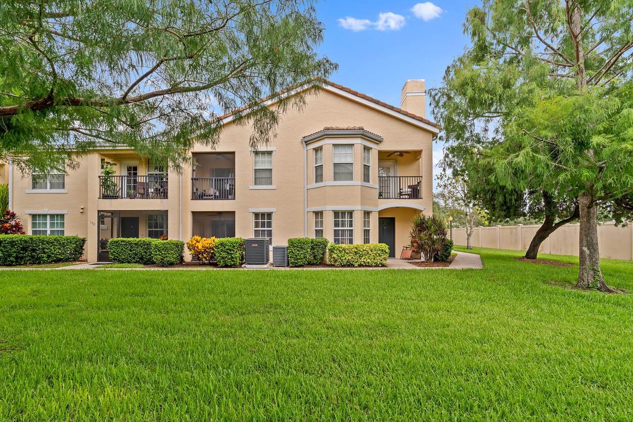 152 Peacock Boulevard - Photo 1