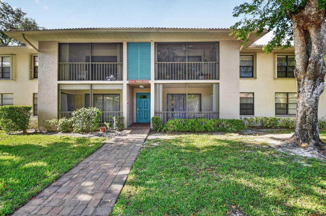 9810 Pineapple Tree, Drive - Photo 1