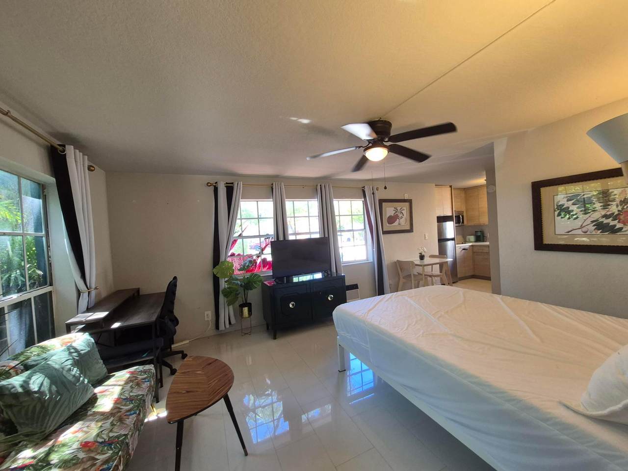 1007 2nd Court - Photo 1