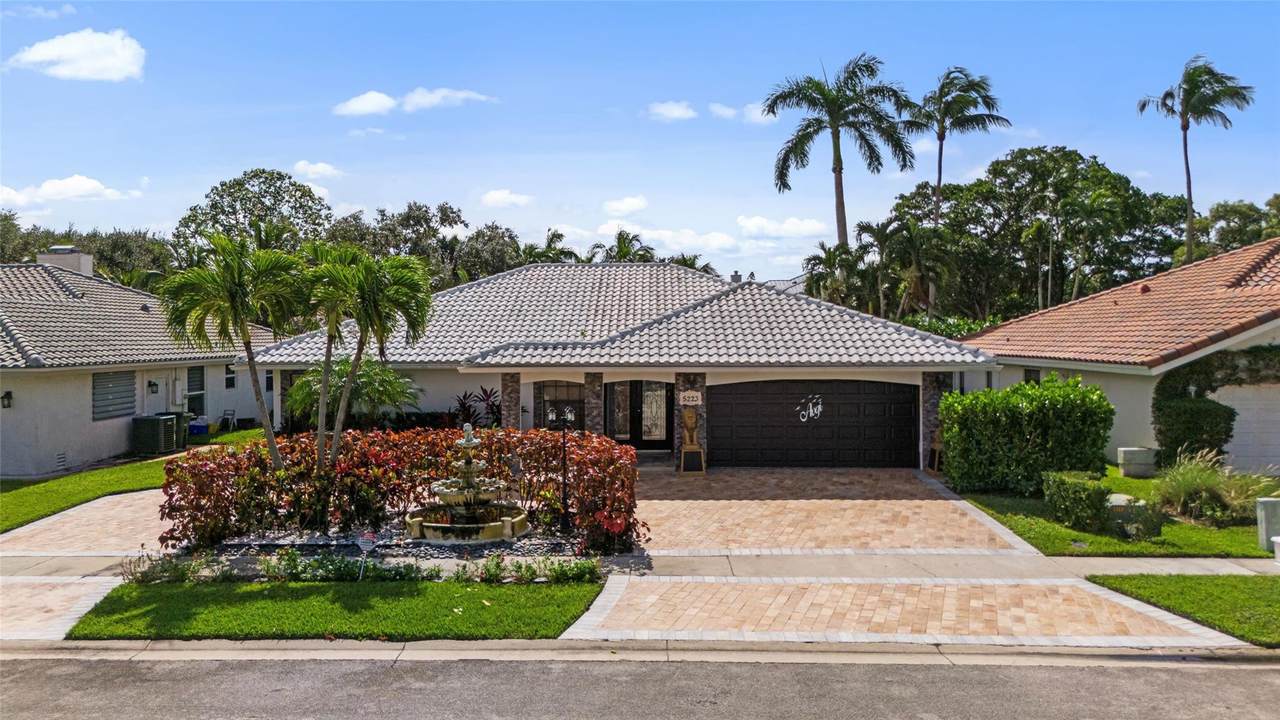 5223 Deerhurst Crescent Circle - Photo 1