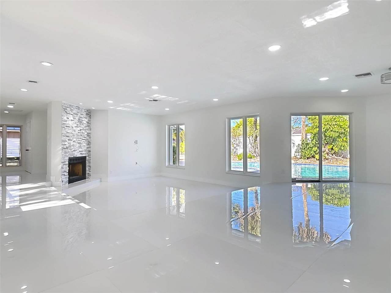 https://bt-photos.global.ssl.fastly.net/beaches/1280_boomver_1_B26031545-2.jpg