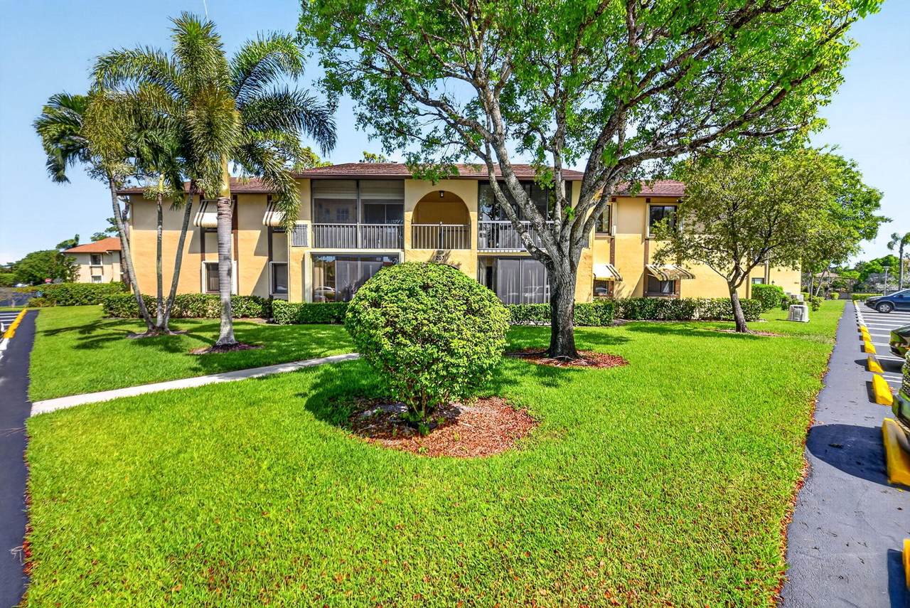 207 Pine Hov Circle - Photo 1
