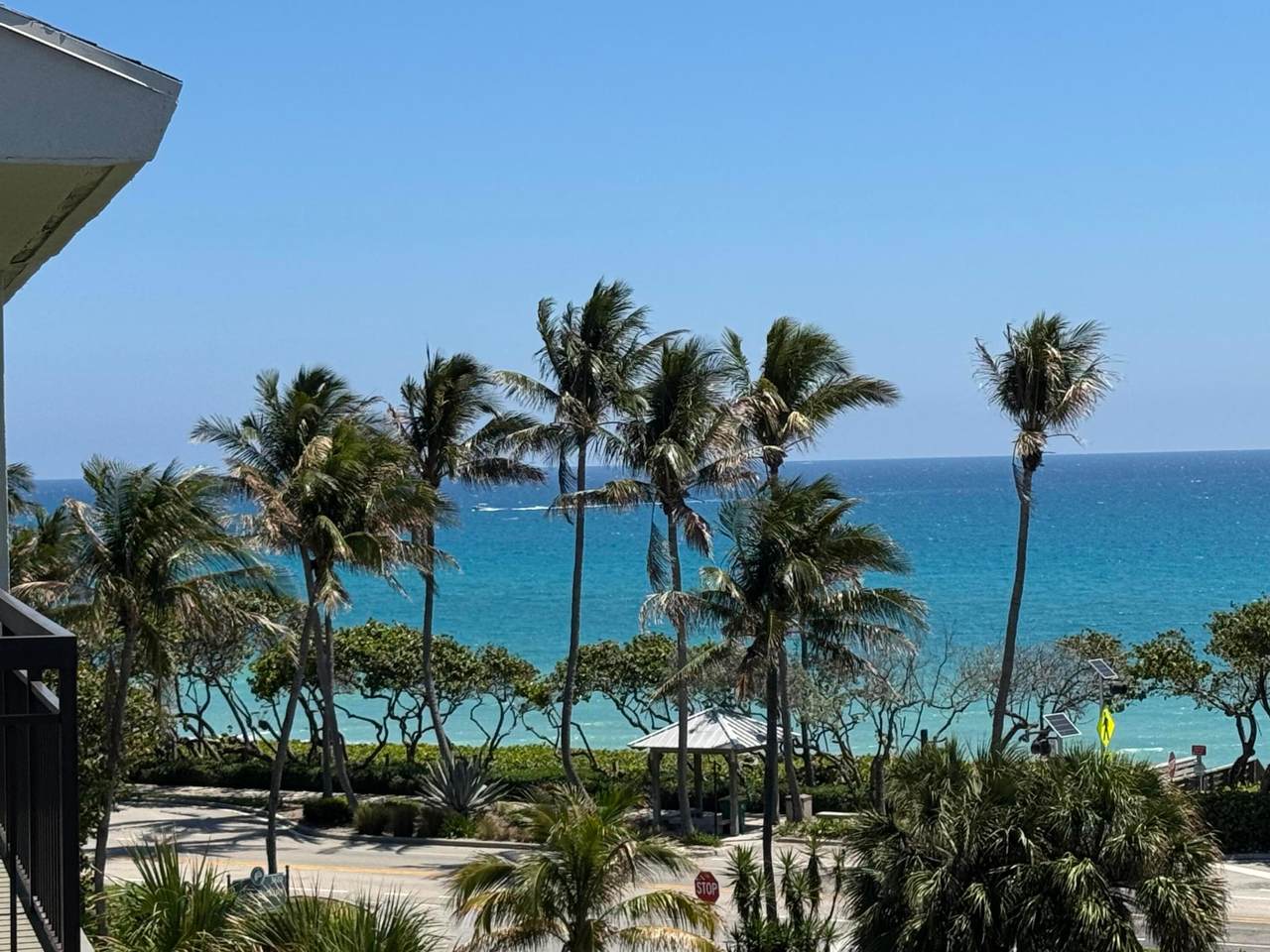 https://bt-photos.global.ssl.fastly.net/beaches/1280_boomver_1_B26031671-2.jpg