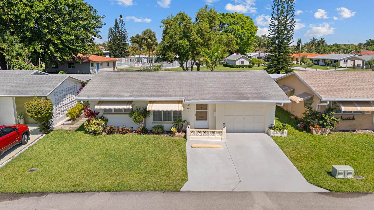 5017 49th Road - Photo 1