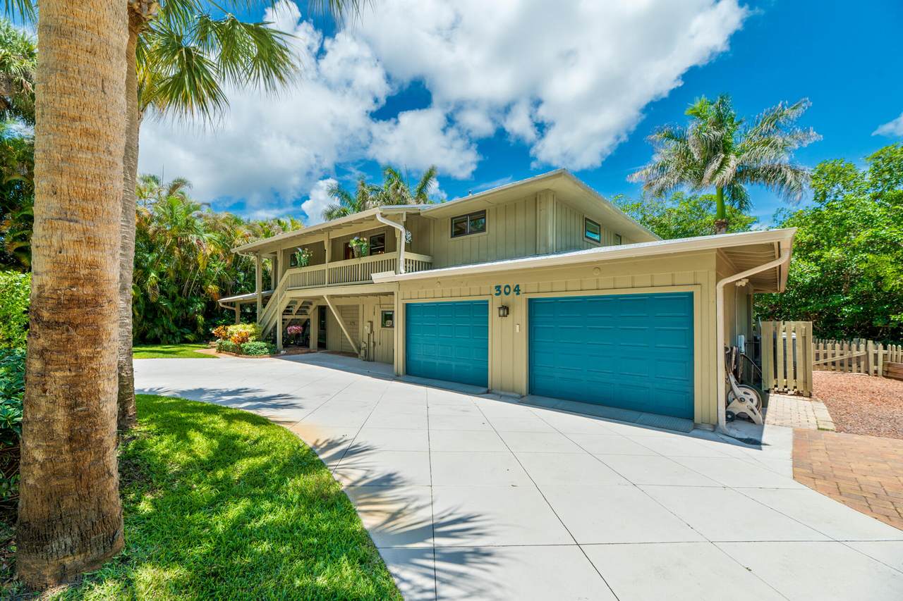 304 Indian Groves Drive - Photo 1
