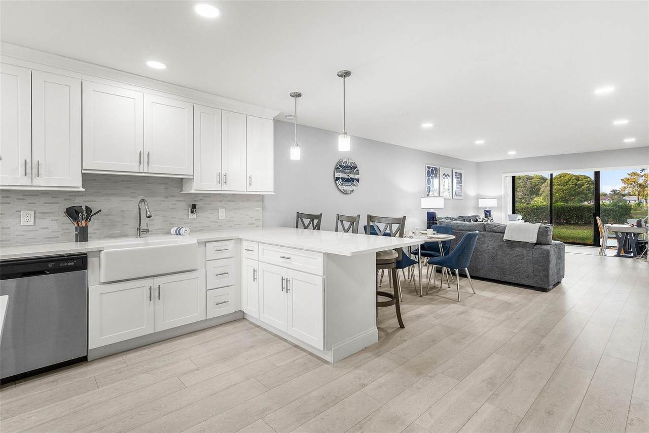 9286 Vista Del Lago - Photo 1
