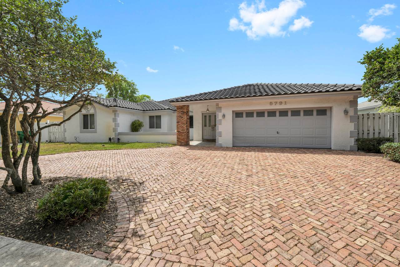 5791 Hawkes Bluff Avenue - Photo 1