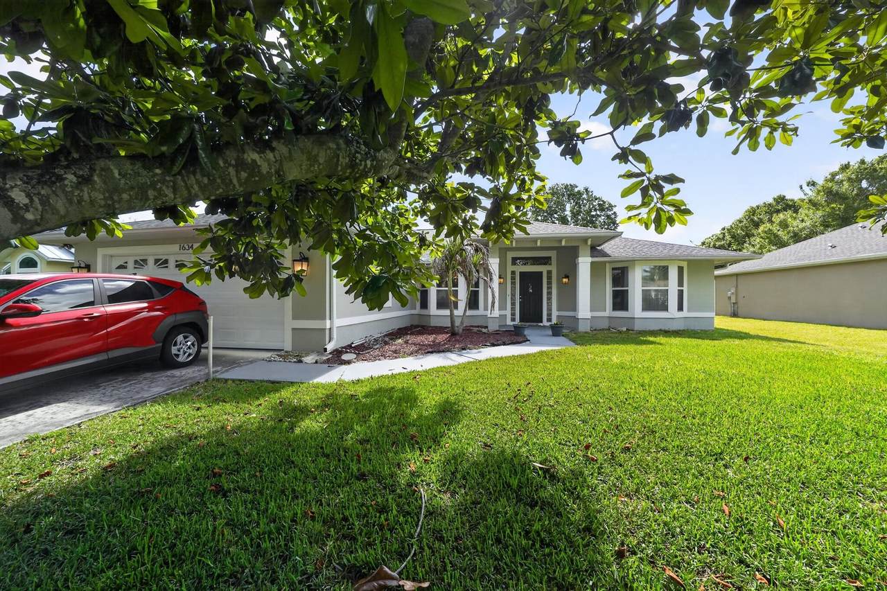 1634 Laconia Street - Photo 1