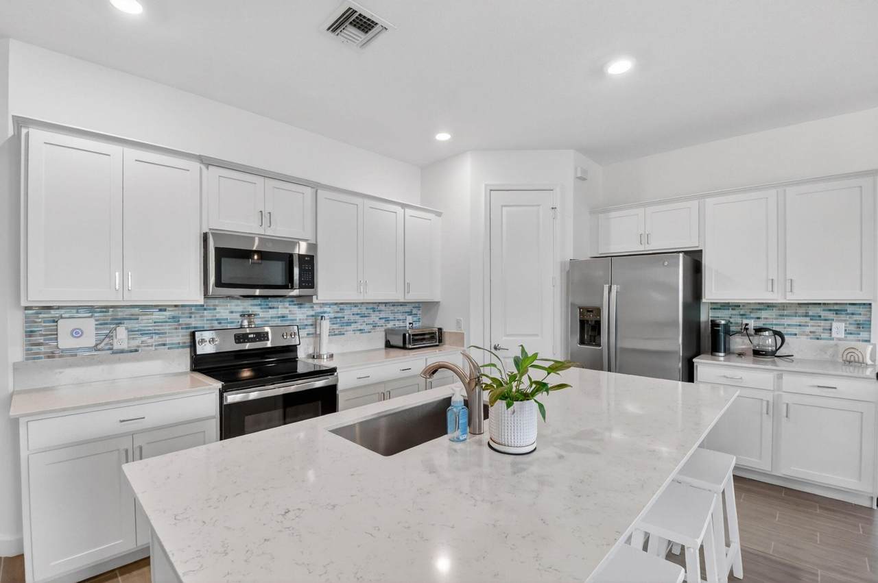 6026 Henderson Way - Photo 1