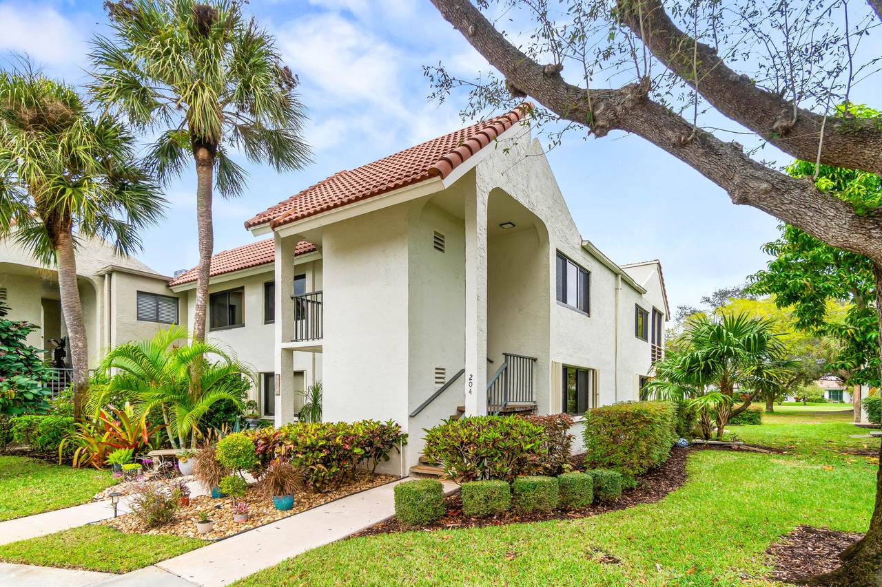 5687 Fairway Park Drive - Photo 1