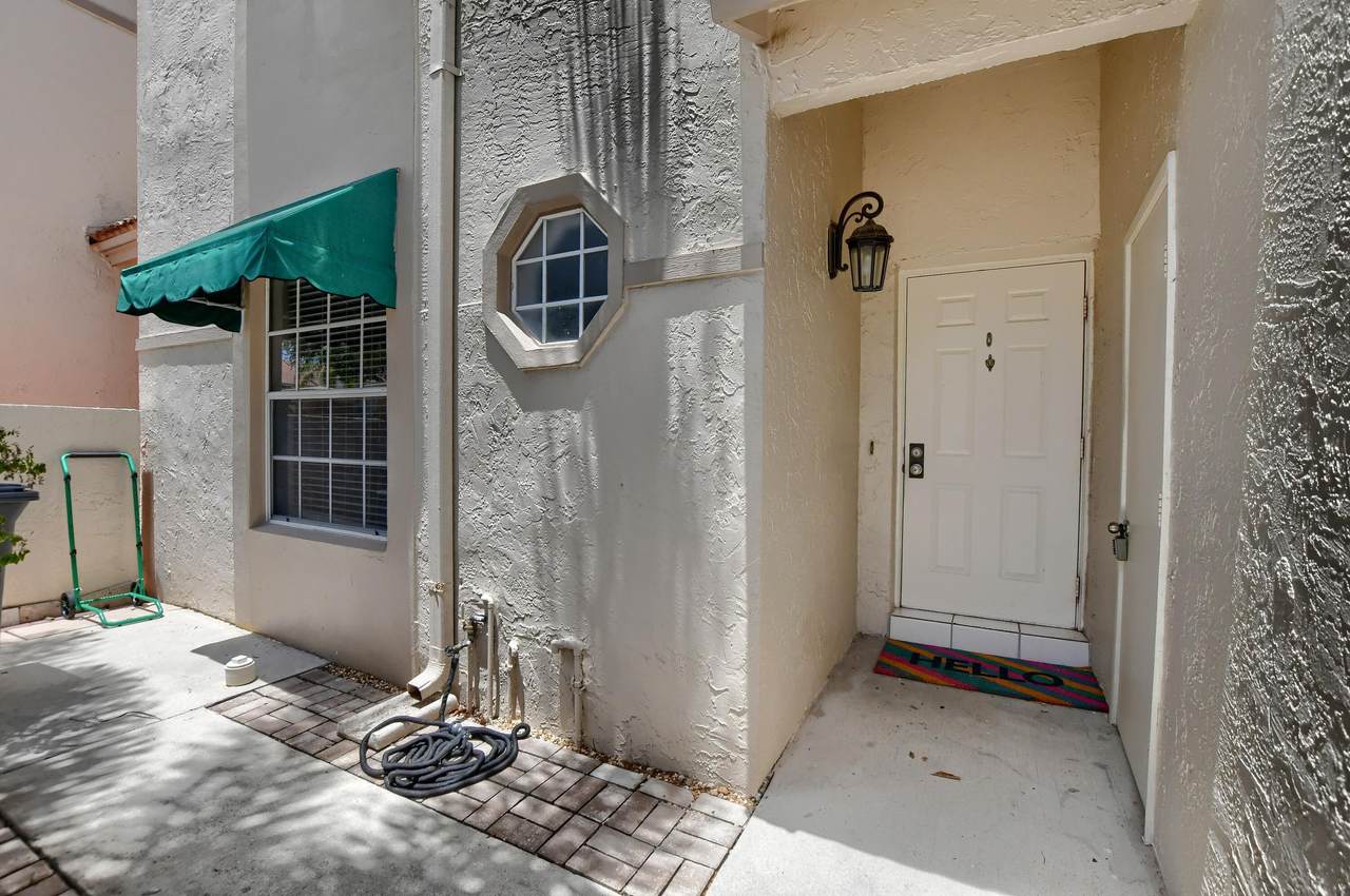 https://bt-photos.global.ssl.fastly.net/beaches/1280_boomver_1_B26034385-2.jpg