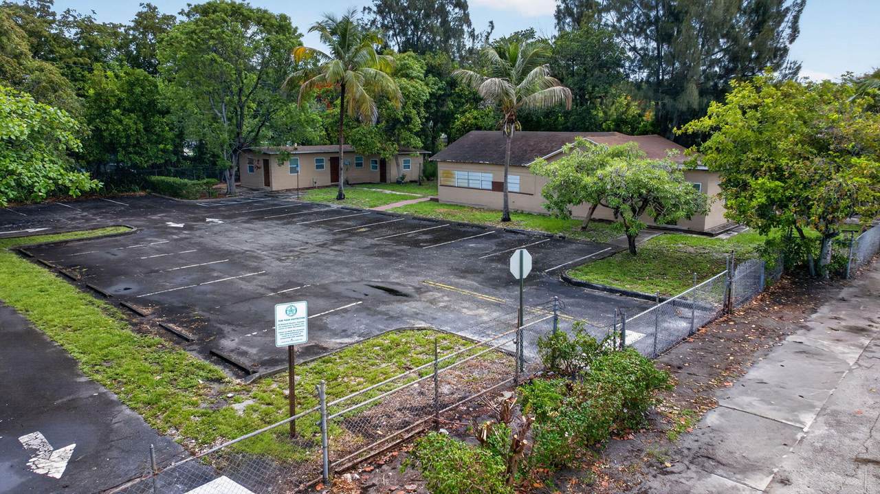 129 11th Street - Photo 1