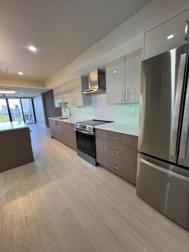 12 Royal Palm Way - Photo 1