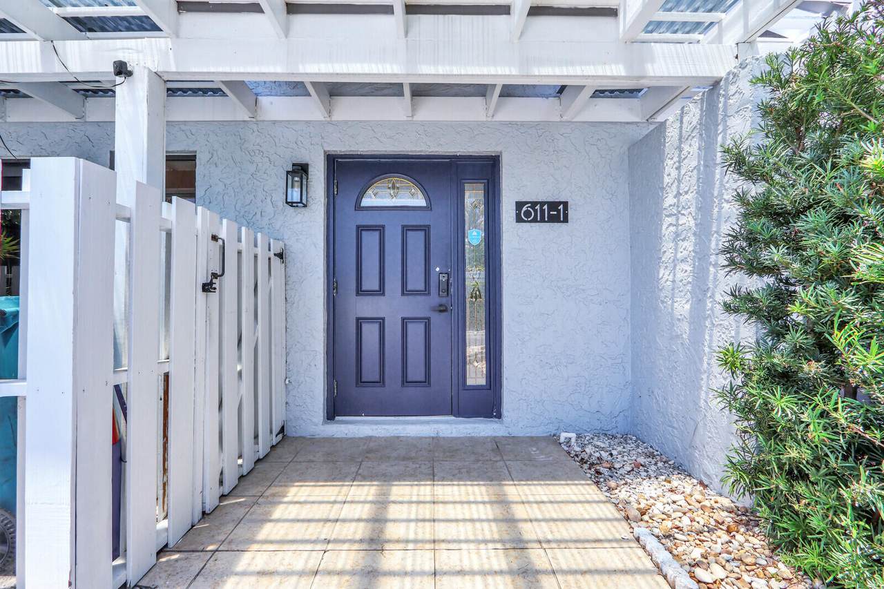 611 12th Terrace - Photo 1