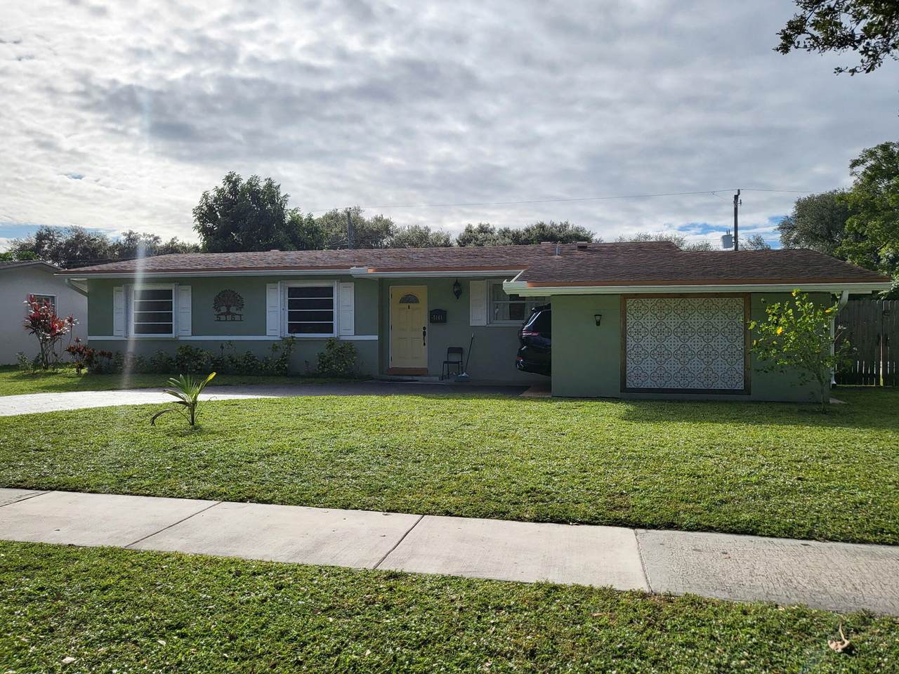 5161 90th Avenue - Photo 1