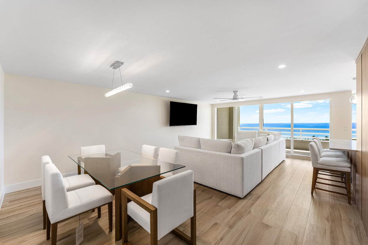 https://bt-photos.global.ssl.fastly.net/beaches/1280_boomver_1_B26035328-2.jpg