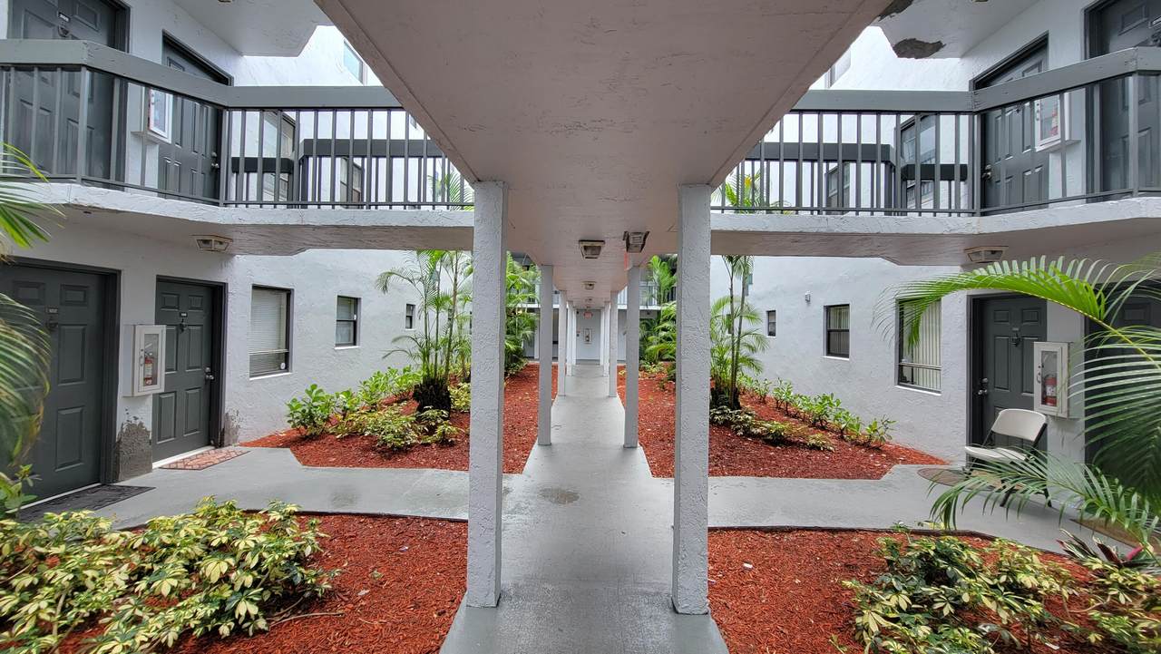 https://bt-photos.global.ssl.fastly.net/beaches/1280_boomver_1_B26035801-2.jpg