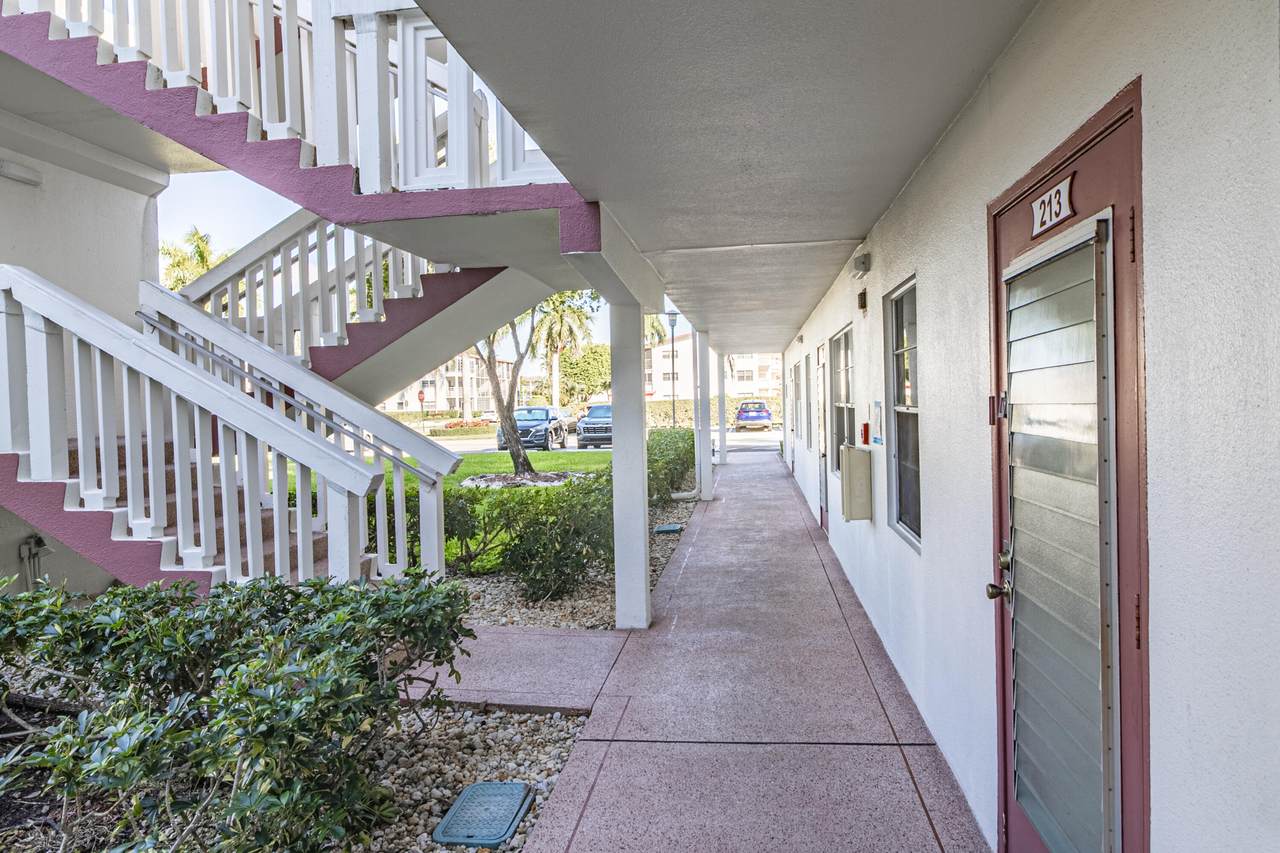 213 Fanshaw F - Photo 1