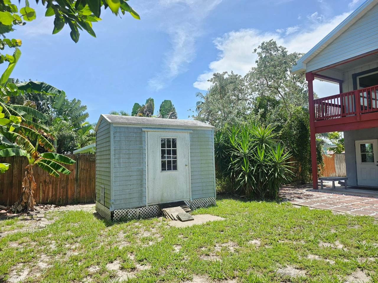 https://bt-photos.global.ssl.fastly.net/beaches/1280_boomver_1_B26039756-2.jpg