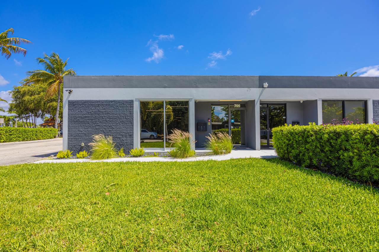 705 Bond Way - Photo 1