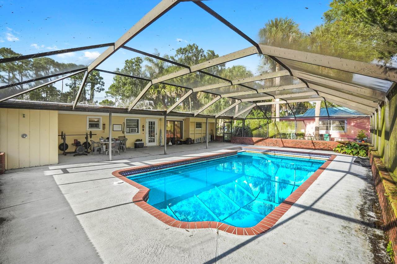 203 Easy Street - Photo 1